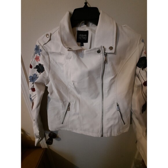 Urban Retro White Faux Leather Jacket – Women’s L– Floral Embroidered Moto Style - Picture 1 of 9